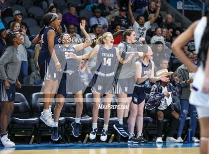 Thumbnail 1 in Lee's Summit West vs. Blue Springs (MSHSAA Class 5 Sectional) photogallery.