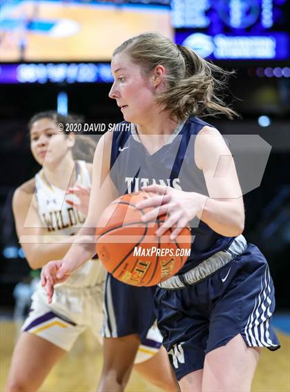 Thumbnail 1 in Lee's Summit West vs. Blue Springs (MSHSAA Class 5 Sectional) photogallery.
