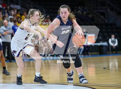 Thumbnail 2 in Lee's Summit West vs. Blue Springs (MSHSAA Class 5 Sectional) photogallery.