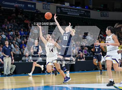Thumbnail 2 in Lee's Summit West vs. Blue Springs (MSHSAA Class 5 Sectional) photogallery.