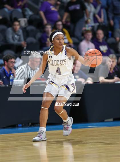 Thumbnail 1 in Lee's Summit West vs. Blue Springs (MSHSAA Class 5 Sectional) photogallery.