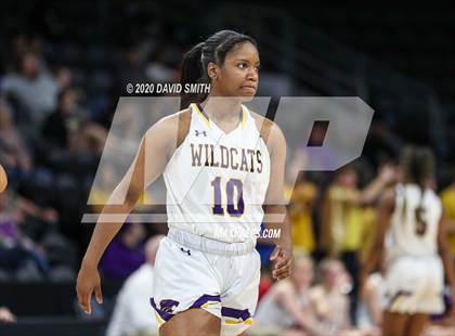 Thumbnail 2 in Lee's Summit West vs. Blue Springs (MSHSAA Class 5 Sectional) photogallery.