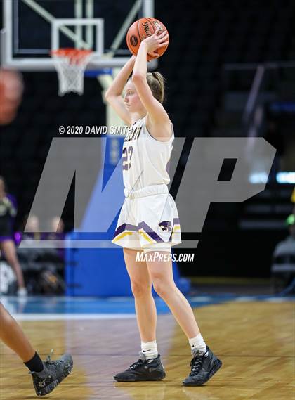 Thumbnail 1 in Lee's Summit West vs. Blue Springs (MSHSAA Class 5 Sectional) photogallery.