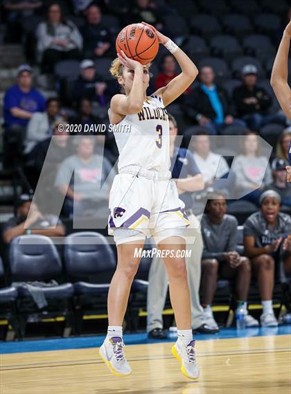 Thumbnail 3 in Lee's Summit West vs. Blue Springs (MSHSAA Class 5 Sectional) photogallery.