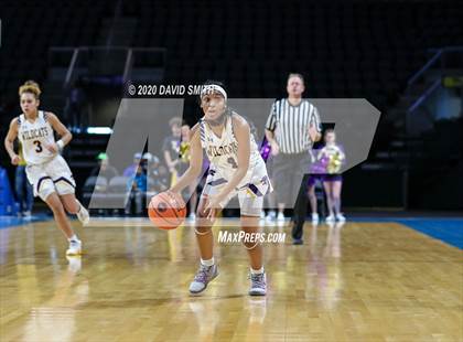 Thumbnail 2 in Lee's Summit West vs. Blue Springs (MSHSAA Class 5 Sectional) photogallery.
