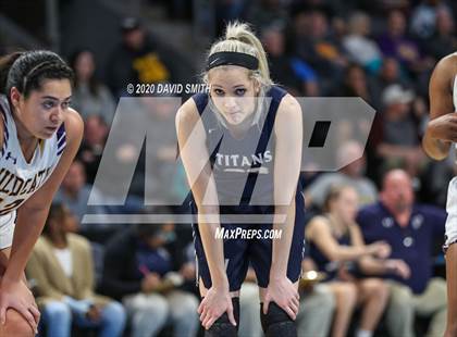 Thumbnail 1 in Lee's Summit West vs. Blue Springs (MSHSAA Class 5 Sectional) photogallery.
