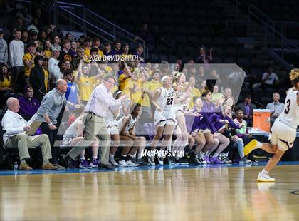 Thumbnail 2 in Lee's Summit West vs. Blue Springs (MSHSAA Class 5 Sectional) photogallery.