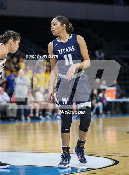 Thumbnail 2 in Lee's Summit West vs. Blue Springs (MSHSAA Class 5 Sectional) photogallery.