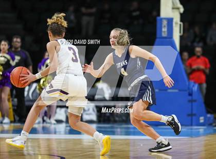 Thumbnail 2 in Lee's Summit West vs. Blue Springs (MSHSAA Class 5 Sectional) photogallery.