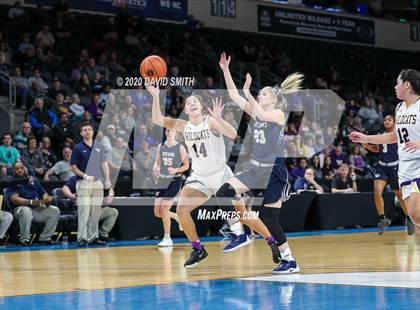 Thumbnail 3 in Lee's Summit West vs. Blue Springs (MSHSAA Class 5 Sectional) photogallery.