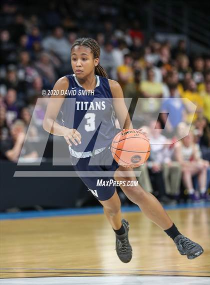 Thumbnail 2 in Lee's Summit West vs. Blue Springs (MSHSAA Class 5 Sectional) photogallery.
