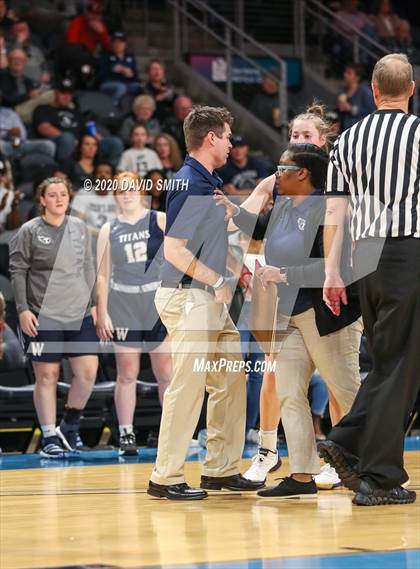 Thumbnail 2 in Lee's Summit West vs. Blue Springs (MSHSAA Class 5 Sectional) photogallery.