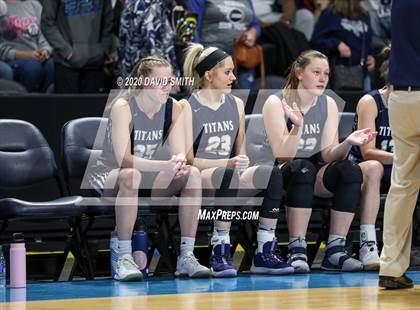 Thumbnail 3 in Lee's Summit West vs. Blue Springs (MSHSAA Class 5 Sectional) photogallery.