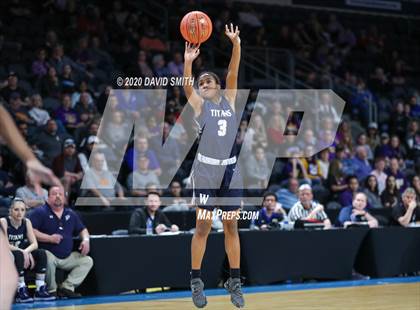 Thumbnail 1 in Lee's Summit West vs. Blue Springs (MSHSAA Class 5 Sectional) photogallery.