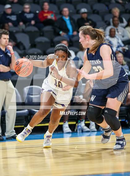 Thumbnail 3 in Lee's Summit West vs. Blue Springs (MSHSAA Class 5 Sectional) photogallery.