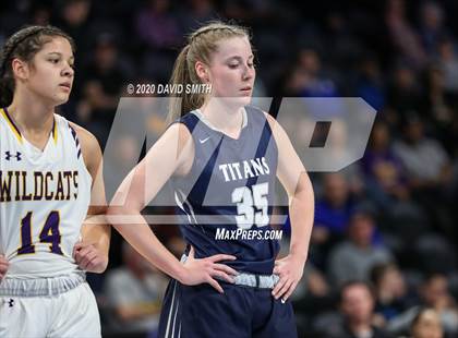 Thumbnail 2 in Lee's Summit West vs. Blue Springs (MSHSAA Class 5 Sectional) photogallery.
