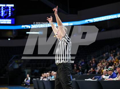 Thumbnail 1 in Lee's Summit West vs. Blue Springs (MSHSAA Class 5 Sectional) photogallery.