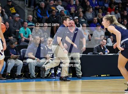 Thumbnail 1 in Lee's Summit West vs. Blue Springs (MSHSAA Class 5 Sectional) photogallery.