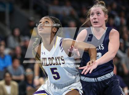 Thumbnail 2 in Lee's Summit West vs. Blue Springs (MSHSAA Class 5 Sectional) photogallery.