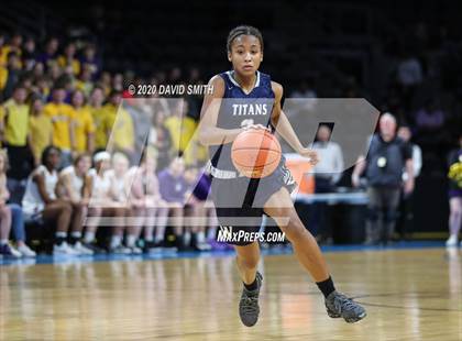 Thumbnail 3 in Lee's Summit West vs. Blue Springs (MSHSAA Class 5 Sectional) photogallery.