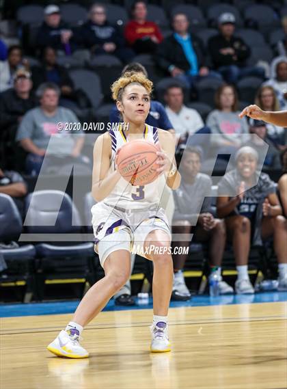 Thumbnail 2 in Lee's Summit West vs. Blue Springs (MSHSAA Class 5 Sectional) photogallery.