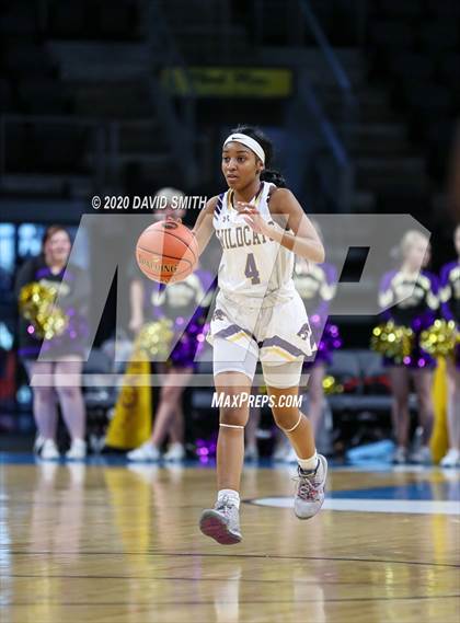 Thumbnail 1 in Lee's Summit West vs. Blue Springs (MSHSAA Class 5 Sectional) photogallery.