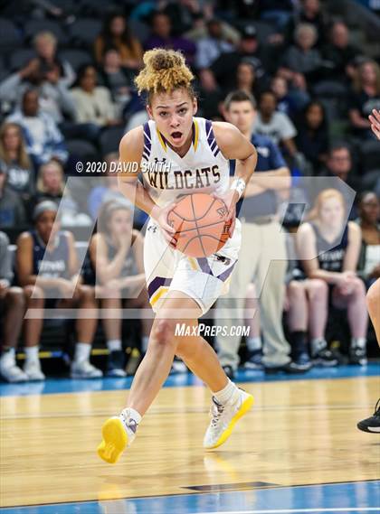 Thumbnail 2 in Lee's Summit West vs. Blue Springs (MSHSAA Class 5 Sectional) photogallery.