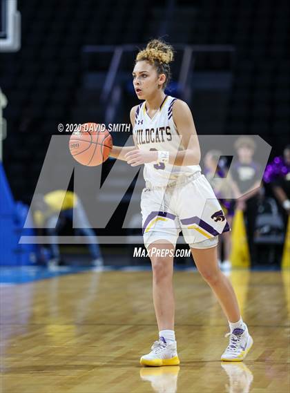 Thumbnail 3 in Lee's Summit West vs. Blue Springs (MSHSAA Class 5 Sectional) photogallery.