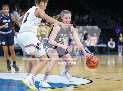 Thumbnail 1 in Lee's Summit West vs. Blue Springs (MSHSAA Class 5 Sectional) photogallery.
