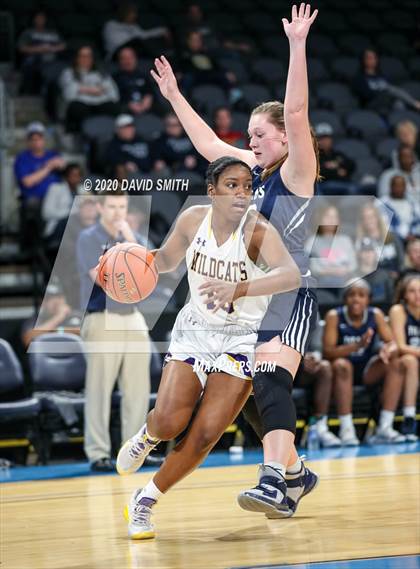 Thumbnail 3 in Lee's Summit West vs. Blue Springs (MSHSAA Class 5 Sectional) photogallery.