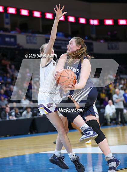 Thumbnail 3 in Lee's Summit West vs. Blue Springs (MSHSAA Class 5 Sectional) photogallery.