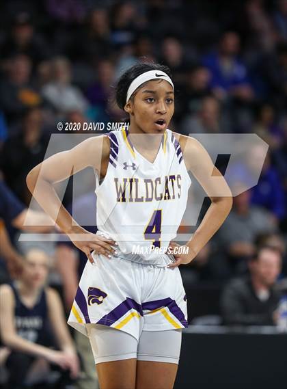 Thumbnail 3 in Lee's Summit West vs. Blue Springs (MSHSAA Class 5 Sectional) photogallery.
