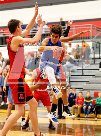 Thumbnail 1 in Fremont vs. American Fork (Utah Elite 8) photogallery.