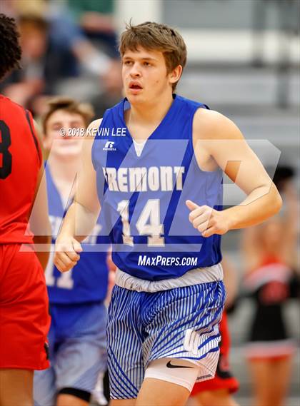 Thumbnail 3 in Fremont vs. American Fork (Utah Elite 8) photogallery.