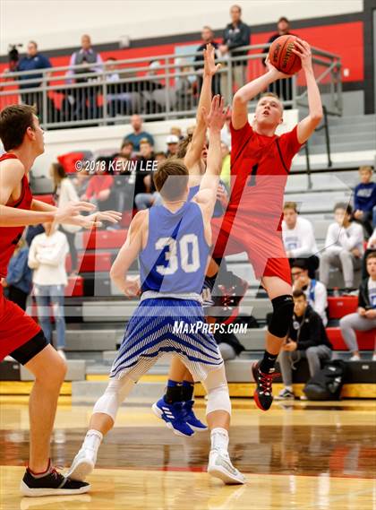 Thumbnail 1 in Fremont vs. American Fork (Utah Elite 8) photogallery.