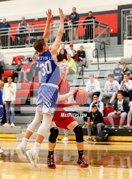 Thumbnail 1 in Fremont vs. American Fork (Utah Elite 8) photogallery.