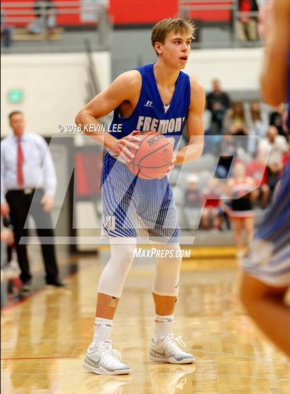 Thumbnail 1 in Fremont vs. American Fork (Utah Elite 8) photogallery.