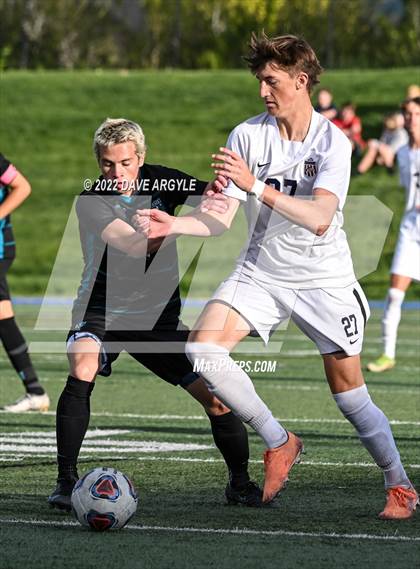 Thumbnail 3 in Farmington vs. Herriman (UHSAA 6A Semifinal) photogallery.