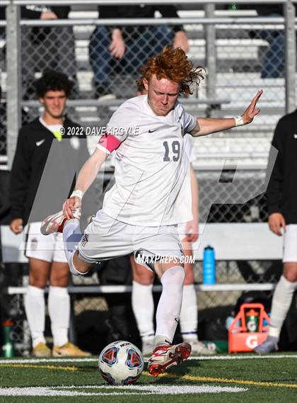 Thumbnail 2 in Farmington vs. Herriman (UHSAA 6A Semifinal) photogallery.