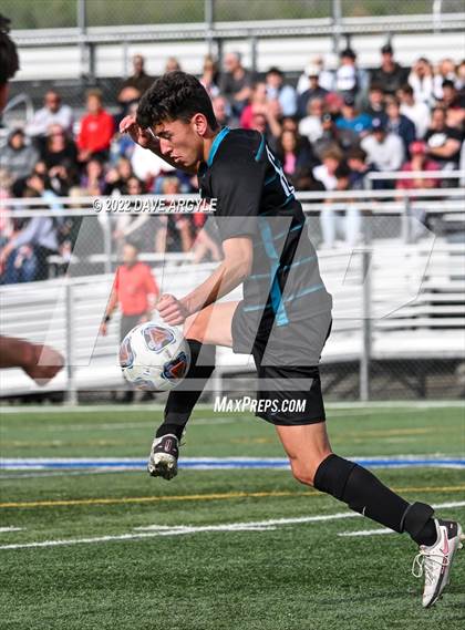 Thumbnail 3 in Farmington vs. Herriman (UHSAA 6A Semifinal) photogallery.