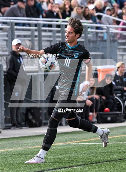 Thumbnail 3 in Farmington vs. Herriman (UHSAA 6A Semifinal) photogallery.