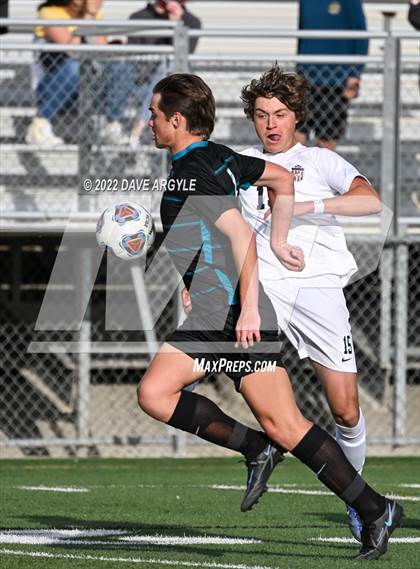 Thumbnail 1 in Farmington vs. Herriman (UHSAA 6A Semifinal) photogallery.