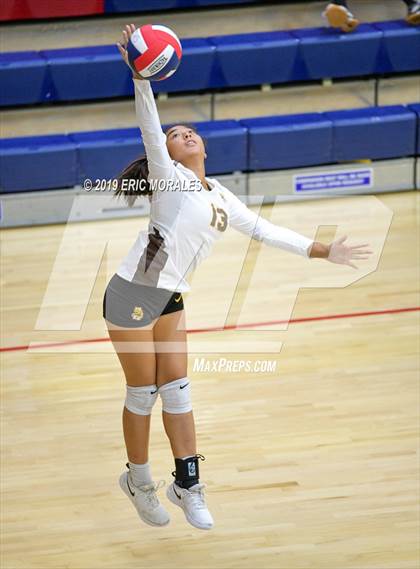 Thumbnail 3 in El Camino vs Central (Montgomery Varsity Tournament) photogallery.