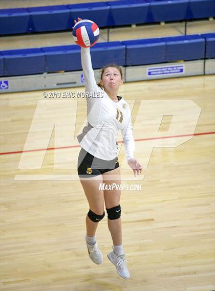 Thumbnail 2 in El Camino vs Central (Montgomery Varsity Tournament) photogallery.