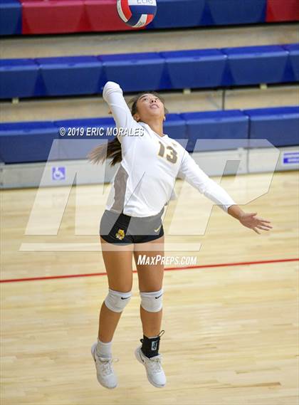 Thumbnail 3 in El Camino vs Central (Montgomery Varsity Tournament) photogallery.