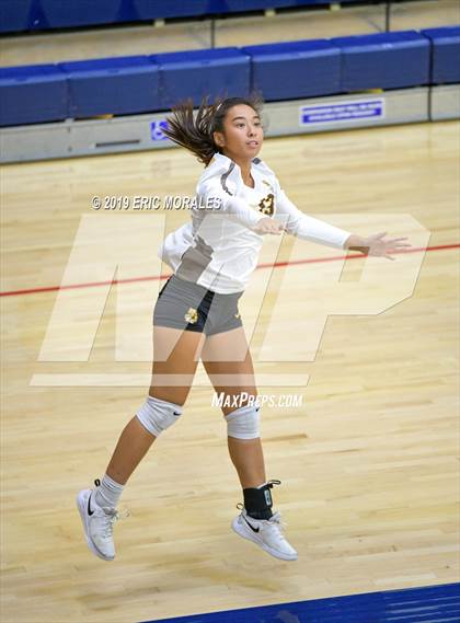 Thumbnail 2 in El Camino vs Central (Montgomery Varsity Tournament) photogallery.