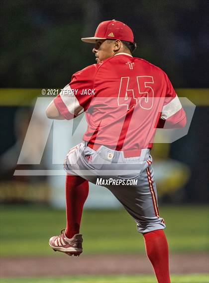 Thumbnail 1 in Orange Lutheran @ JSerra Catholic photogallery.