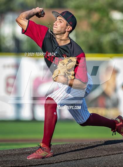 Thumbnail 3 in Orange Lutheran @ JSerra Catholic photogallery.