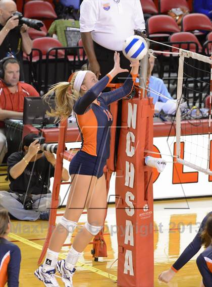 Thumbnail 2 in Carson vs. Cardinal Gibbons (NCHSAA 3A Final) photogallery.