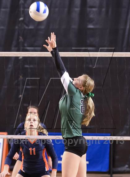 Thumbnail 2 in Carson vs. Cardinal Gibbons (NCHSAA 3A Final) photogallery.